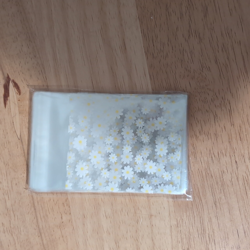100 Count  Floral Daisy Print Self Adhesive Clear Bags New